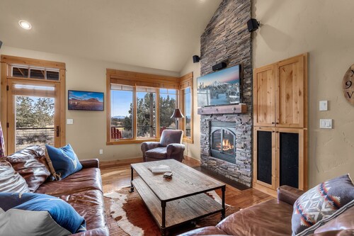 Brasada Ranch | 2 Full Suites | On Golf Course