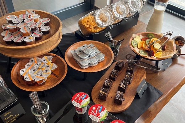 Daily buffet breakfast for a fee