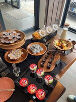 Desayuno buffet diario (EUR 12.50 por persona)