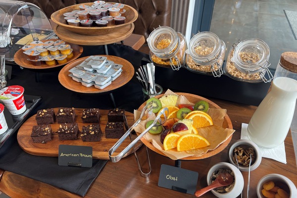 Daily buffet breakfast for a fee