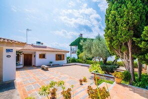 Exterior - Seafront Luxury Villa Can Torrens (Alcúdia)