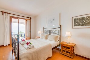 5 chambres, fer et planche à repasser, Wi-Fi gratuit