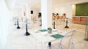 Colazione a buffet inclusa, servita tutte le mattine