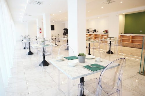 VICTOR HOTEL