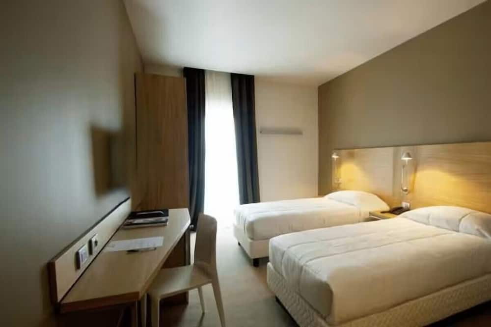 VICTOR HOTEL