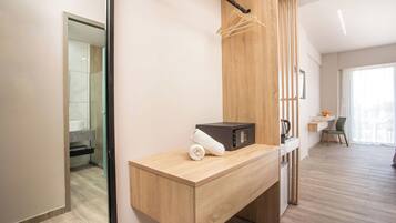 In-room safe, desk, soundproofing, free cribs/infant beds