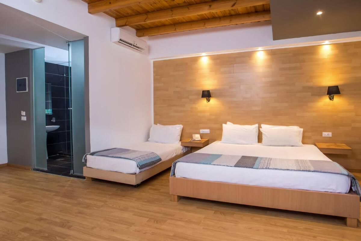 In-room safe, desk, soundproofing, cribs (free)