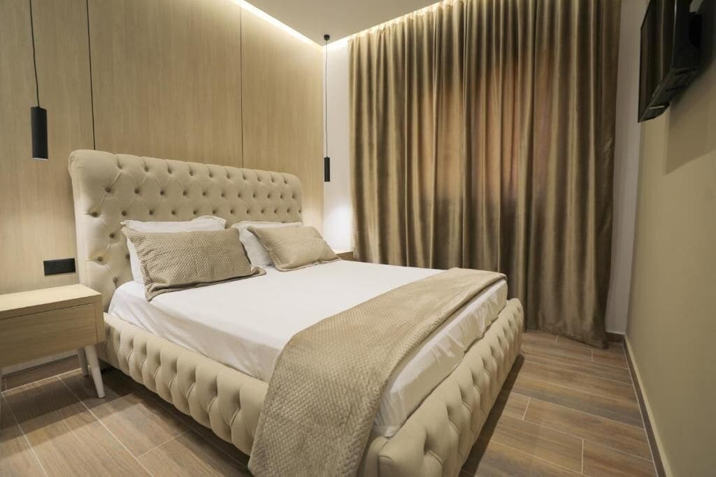 Deluxe Apartment | Free WiFi