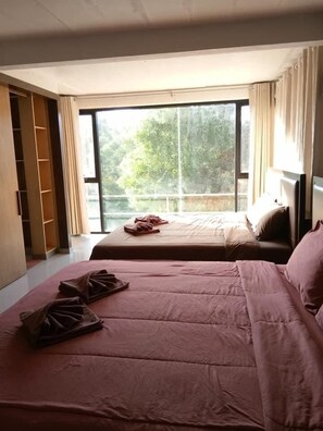 Escritorio y sistema de insonorización