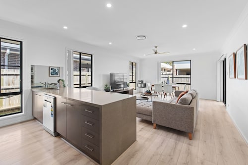 Gold Coast Oasis – 4BR Villa in Coomera