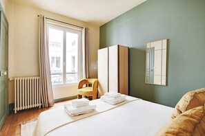 1 slaapkamer, een bureau, een strijkplank/strijkijzer, gratis wifi