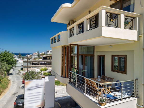 Family Apartment, 2 Bedrooms, Balcony, Mountain View | Terrace/patio