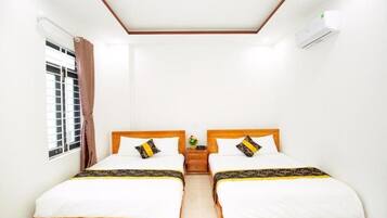 Skrivebord, arbejdsområde til bærbare computere, gratis Wi-Fi