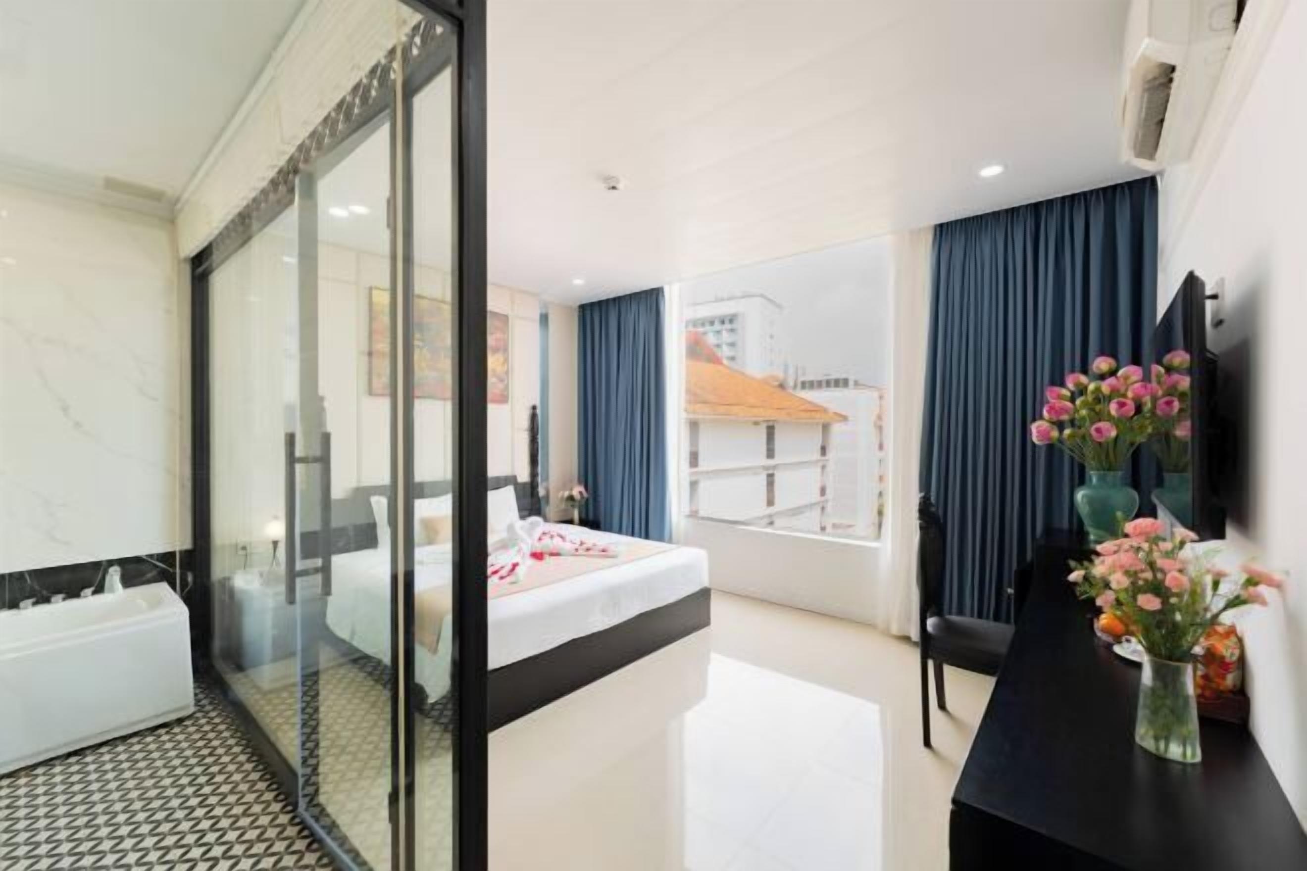 Ylelliset vuodevaatteet, memory foam -patjalliset sängyt