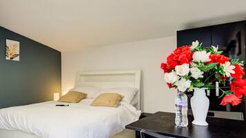 1 bedroom, iron/ironing board, WiFi, bed sheets