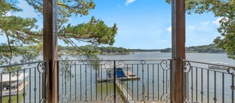 Ultra-Luxury Waterfront Retreat on Duck Creek Oklahoma