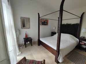 3 quartos, ferros/tábuas de passar roupa, Wi-Fi, roupa de cama