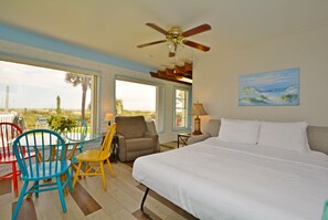 2 bedrooms, iron/ironing board, travel cot, free WiFi