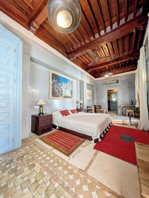 Rom – deluxe | Strykejern/-brett og wi-fi (inkludert)