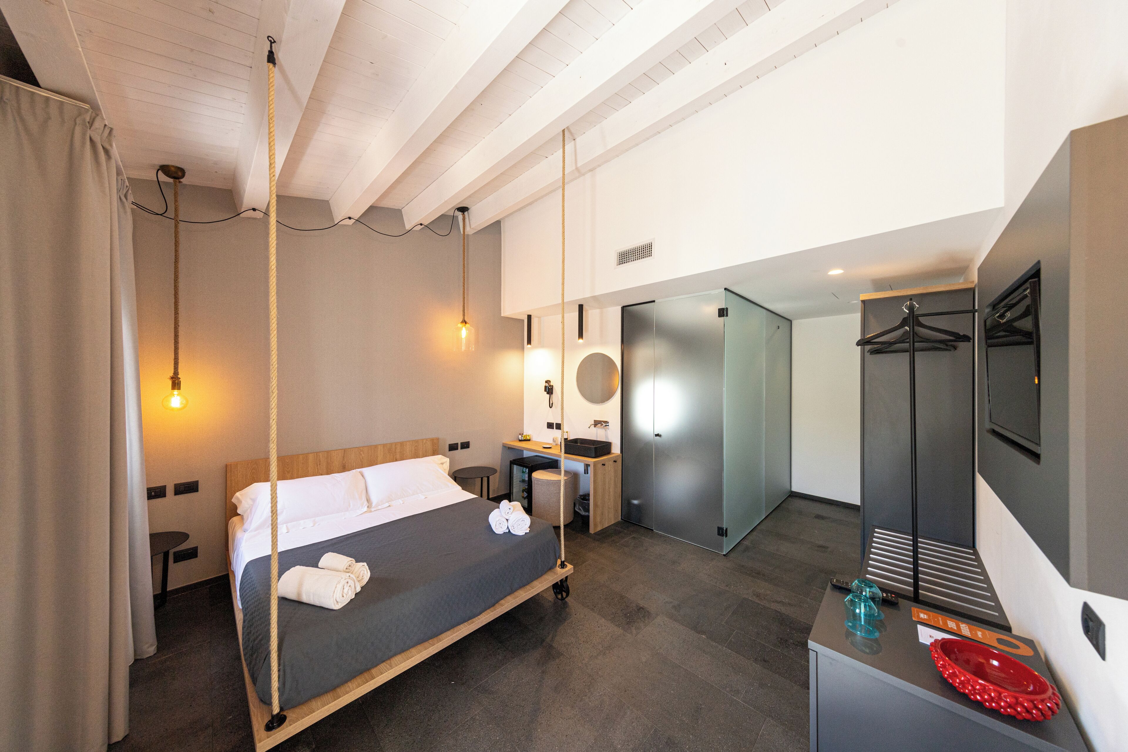 Deluxe-Zimmer | Minibar, Zimmersafe, individuell dekoriert, individuell eingerichtet