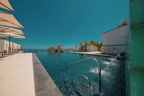 Outdoor pool, pool umbrellas, pool loungers - Villa Totò Resort  (Cefalù)