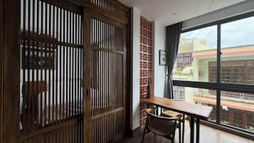 Family Apartment | Living area | 32-inch flat-screen TV with cable channels, Netflix, streaming services