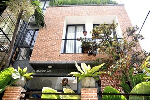 Front of property - CHAMECO ART Boutique Home Danang (Da Nang)