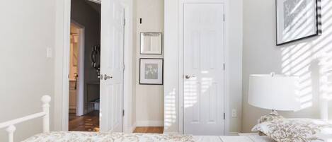 3 chambres, fer et planche à repasser, Wi-Fi gratuit, draps fournis