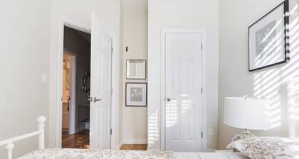 3 BED 2 BATH Williamsburg Brooklyn APARTMENT in Classic Brick Townhouse