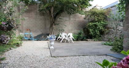 Studio overlooking garden for 2 persons
