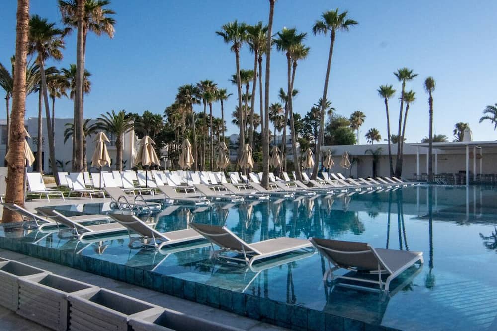 One Resort Premium
