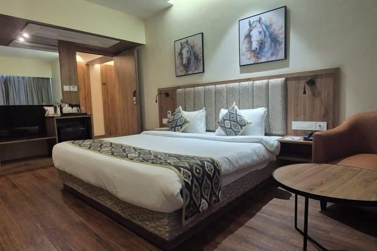 办公桌、熨斗/熨衣板、免费 WiFi、床单