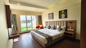 Premium Double Room | Desk, iron/ironing board, free WiFi, bed sheets