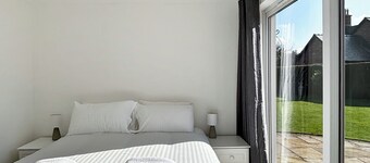 Village location 4 bed sleeps 7 garden & driveway