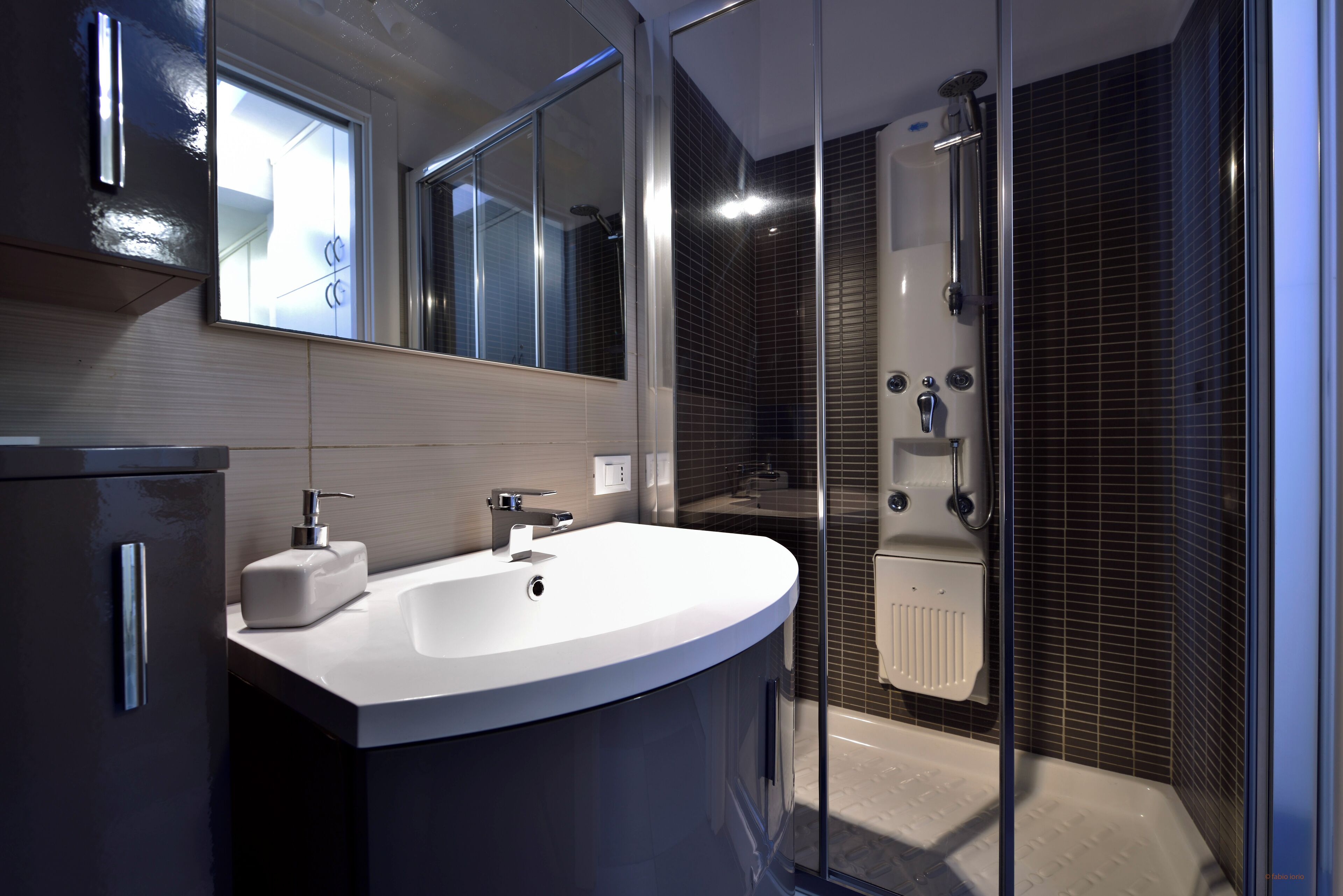 Dusche, Haartrockner, Bidet, Handtücher