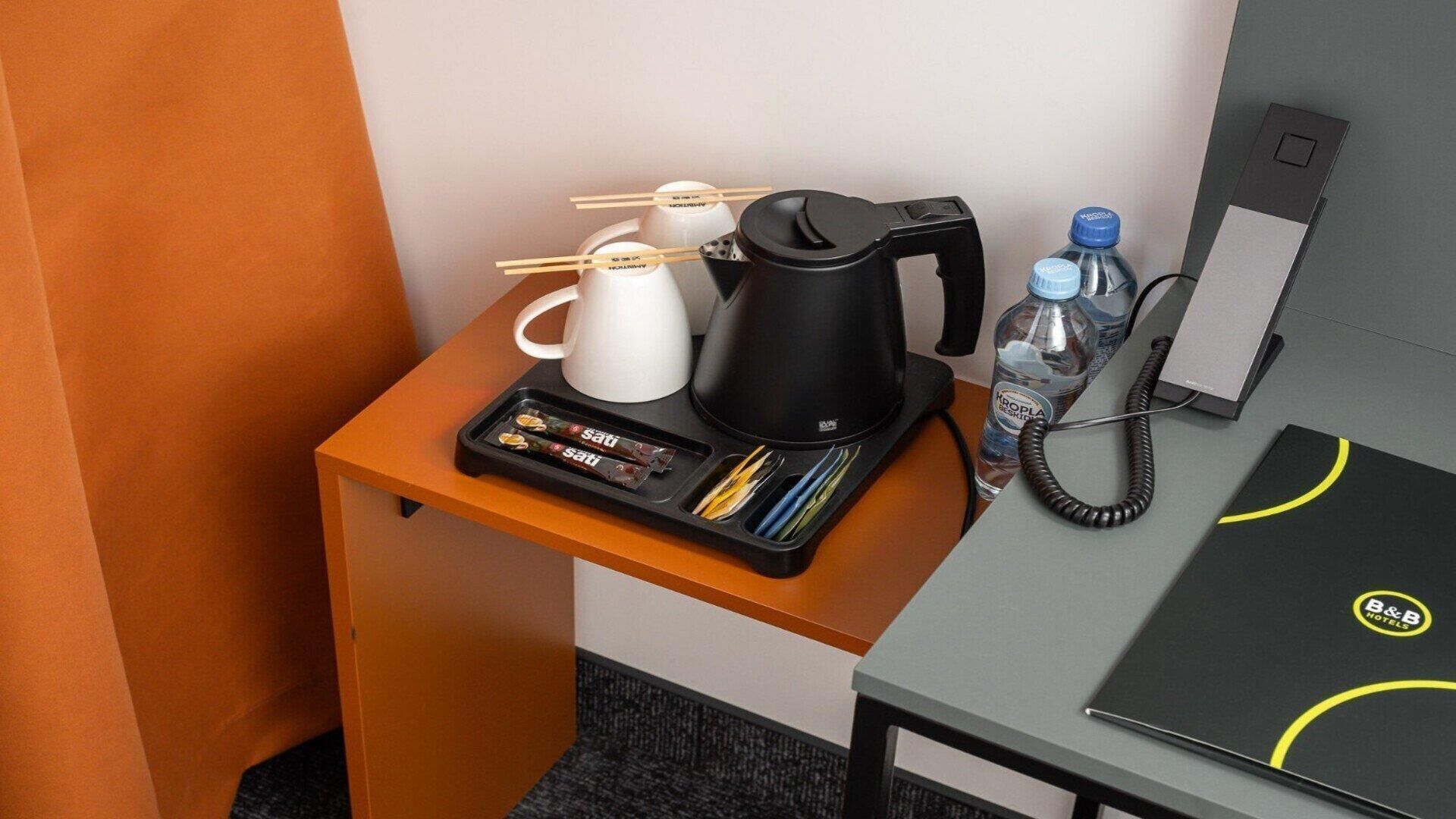 Double Room | Desk, blackout curtains, free WiFi, bed sheets