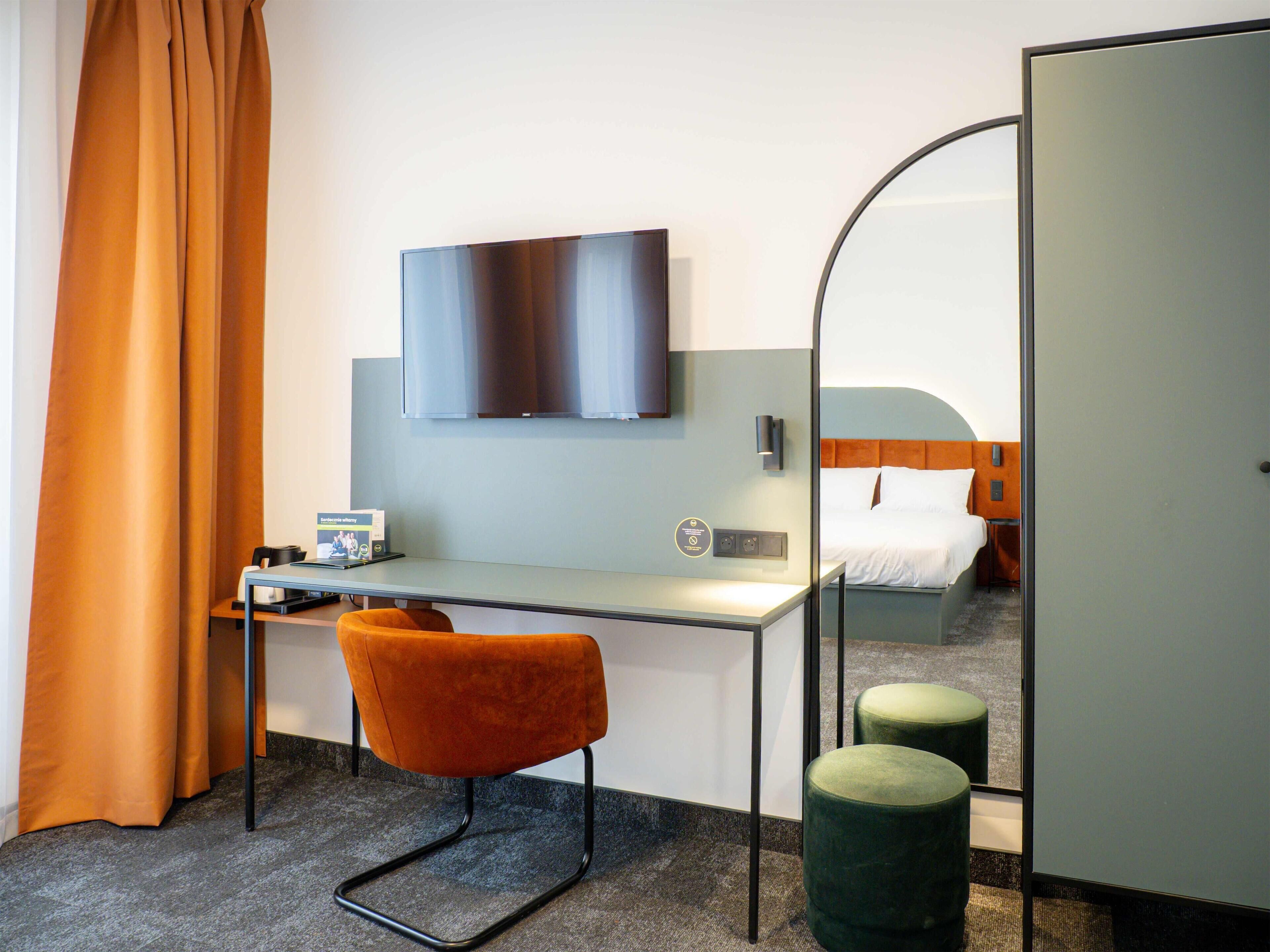 Desk, blackout curtains, free WiFi, bed sheets