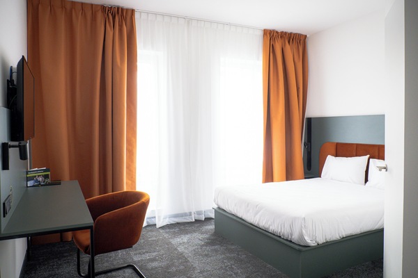 Enkeltrom | Skrivebord, blendingsgardiner, wi-fi (inkludert) og sengetøy