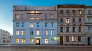 المنشأة من الخارج