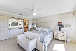 3 bedrooms, desk, iron/ironing board, free WiFi