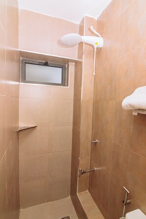 シャワー、タオル、石鹸