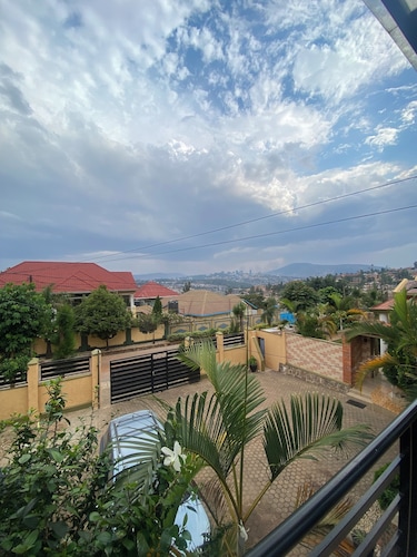 Lovely 1+1 , Work Space, Well equipped & Parking