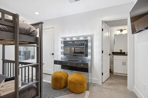 2 chambres, fer et planche Ă repasser, Wi-Fi, draps fournis