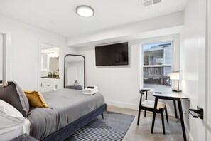 2 عدّة غرف نوم ومكواة/لوح كي وواي فاي وملاءات أسرّة