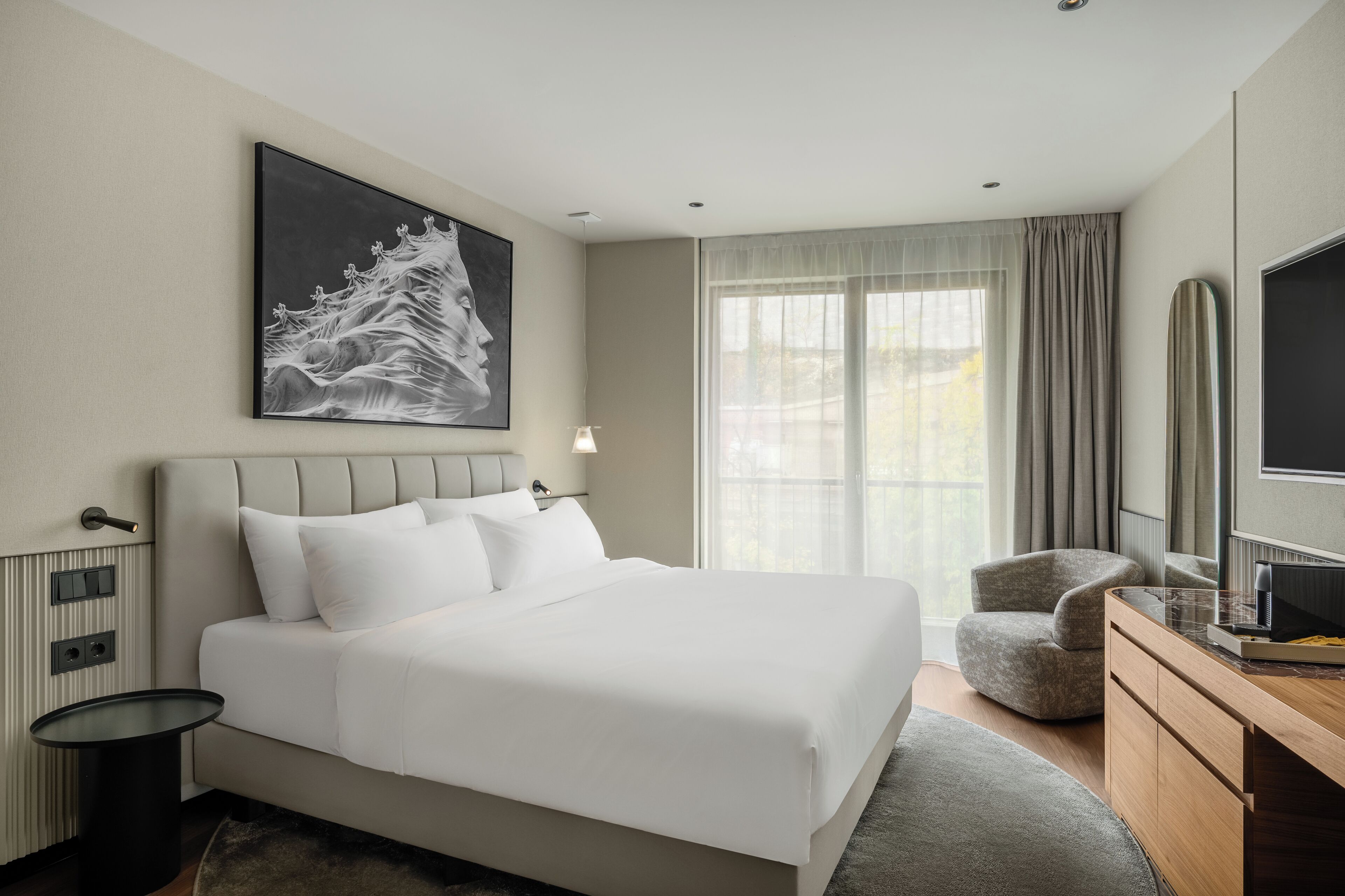 Kahden hengen standard-huone, näköala mäelle | Allergiatestatut vuodevaatteet, untuvapeitot