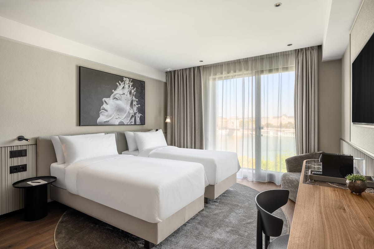 Habitación estándar doble, vistas a la ciudad | 1 dormitorio, ropa de cama hipoalergénica, edredones de plumas