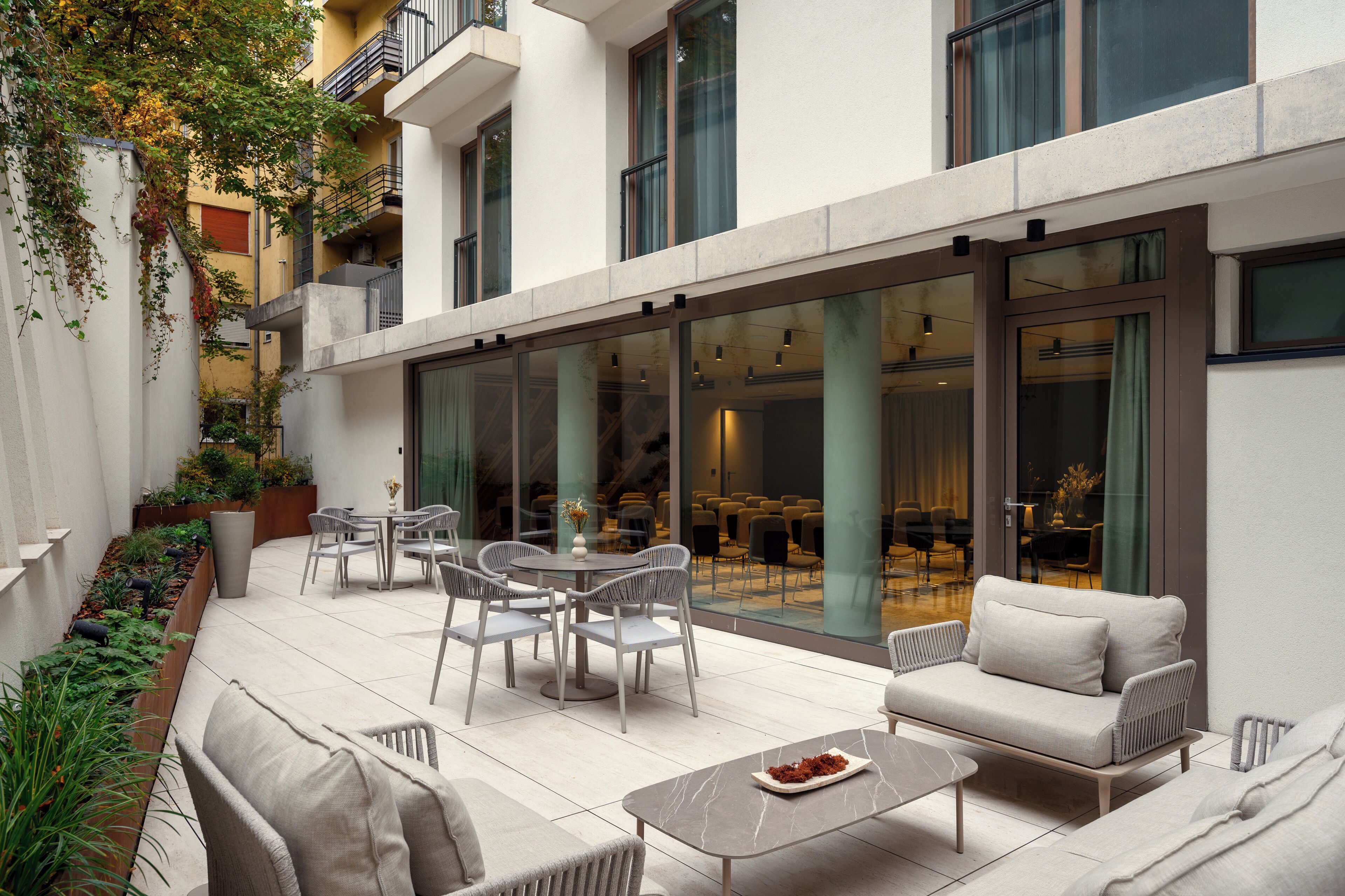 บริเวณภายนอก