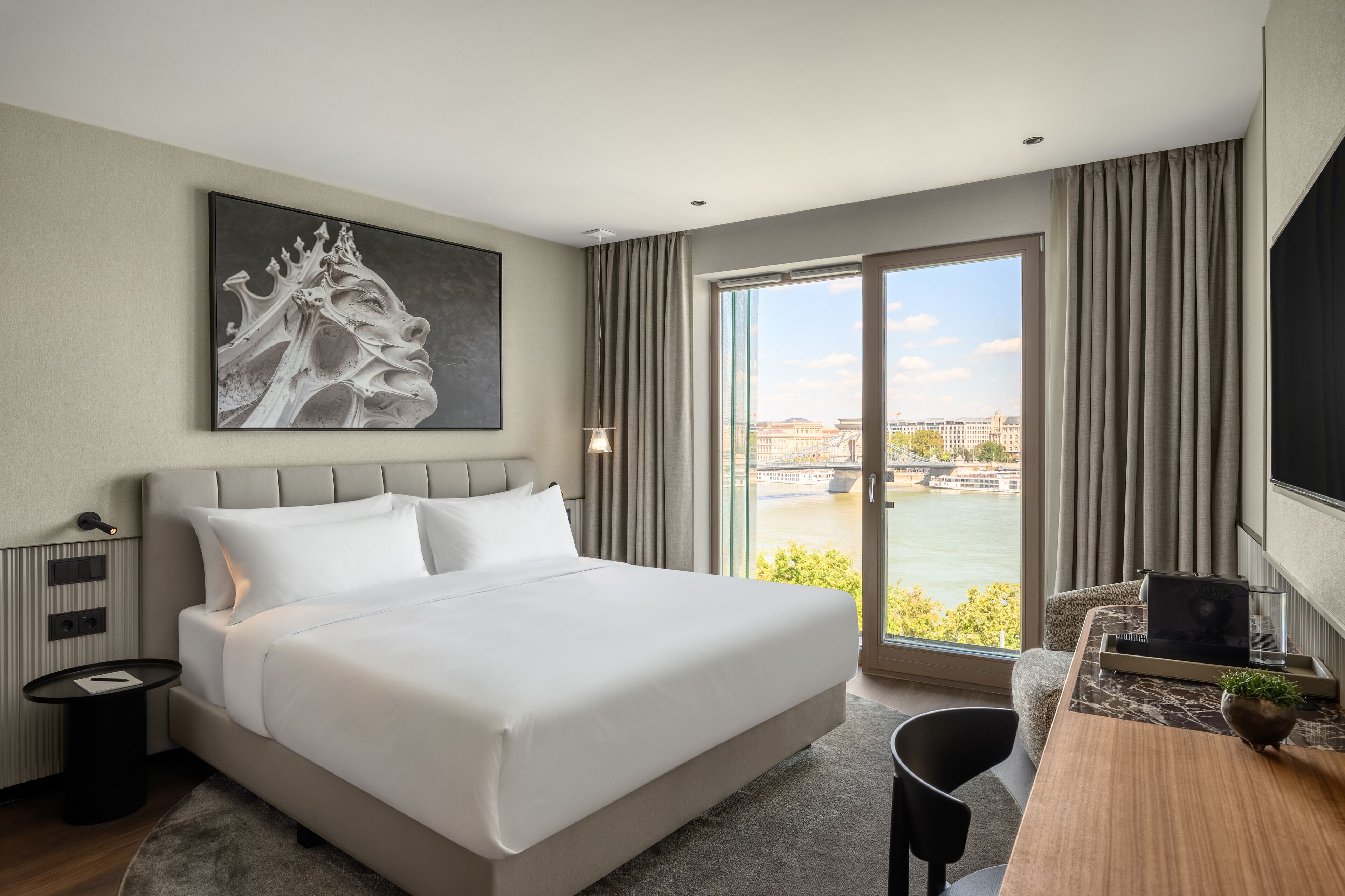 ห้องสแตนดาร์ดดับเบิล, วิวเมือง | เครื่องนอนป้องกันสารก่อภูมิแพ้, ผ้านวมขนเป็ด, เตียงเมมโมรีโฟม, มินิบาร์