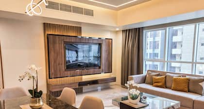 Abu Dhabi Royal Home, Family Apartment, Beach View