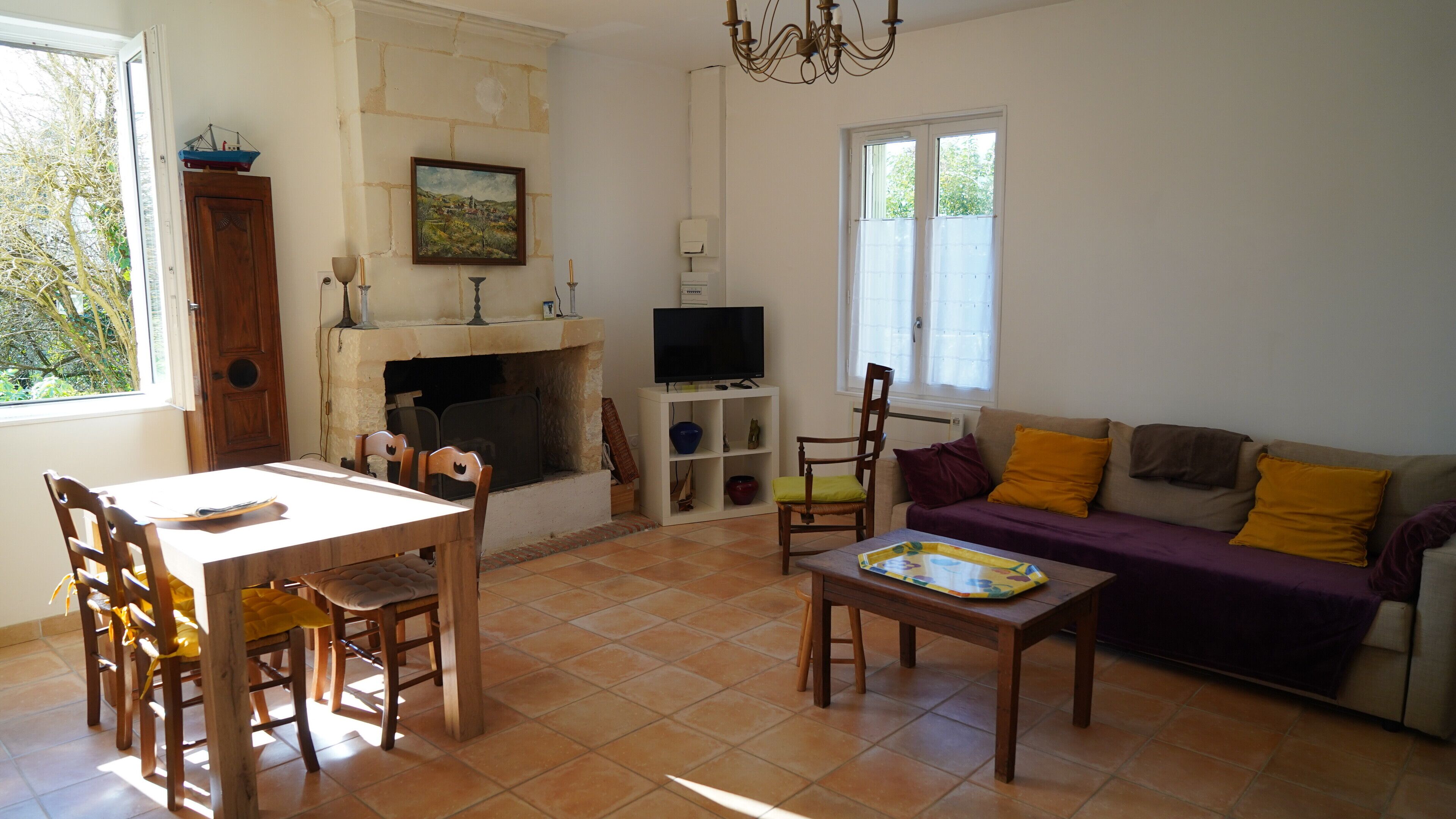 House On The Banks Of The Loire A Stone's Throw From The Chateaux - Bréhémont